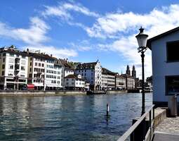 Shoppailua, kävelyä ja uimista Zürichissä