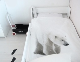 Jääkarhumaisia unia pienokaisen huoneessa