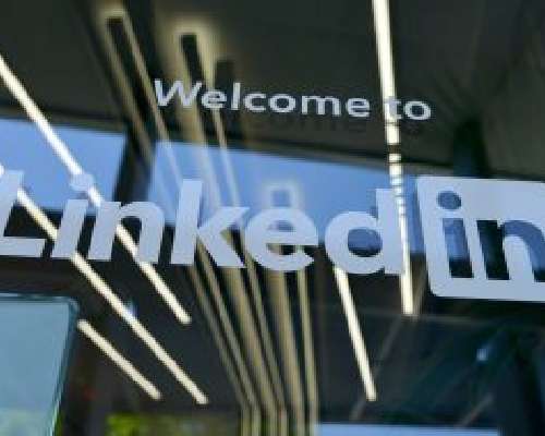 Crafting a Compelling LinkedIn Profile for Jo...