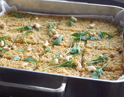 Kvinoa-kasvispihvi uunissa