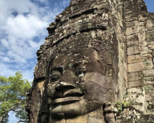 Angkor Thomin kuuluisa hymy Bayonin temppelissä