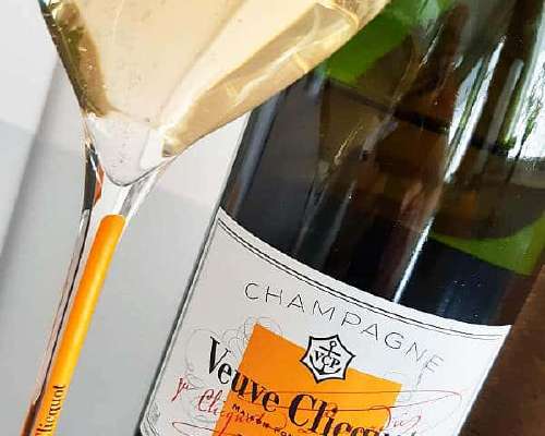 Viinihetki 4 v – Samppanjaa Veuve Clicquot De...