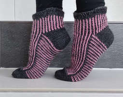Virkatut sukat - Baseline Socks