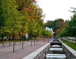 Hienostunut Kadriorgin puisto Tallinnassa