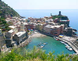 Päiväpatikoimassa Cinque Terressä