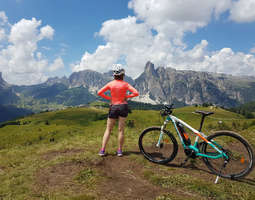 Pyöräilyä ja patikointia Italian Dolomiiteilla
