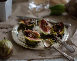 Caramelized figs & Hyacinths