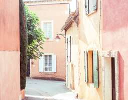 Roussillon, Baumaniere & Village de Venasque