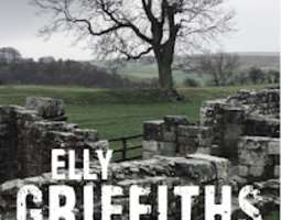 Elly Griffiths: Januksen kivi (Ruth Galloway #2)